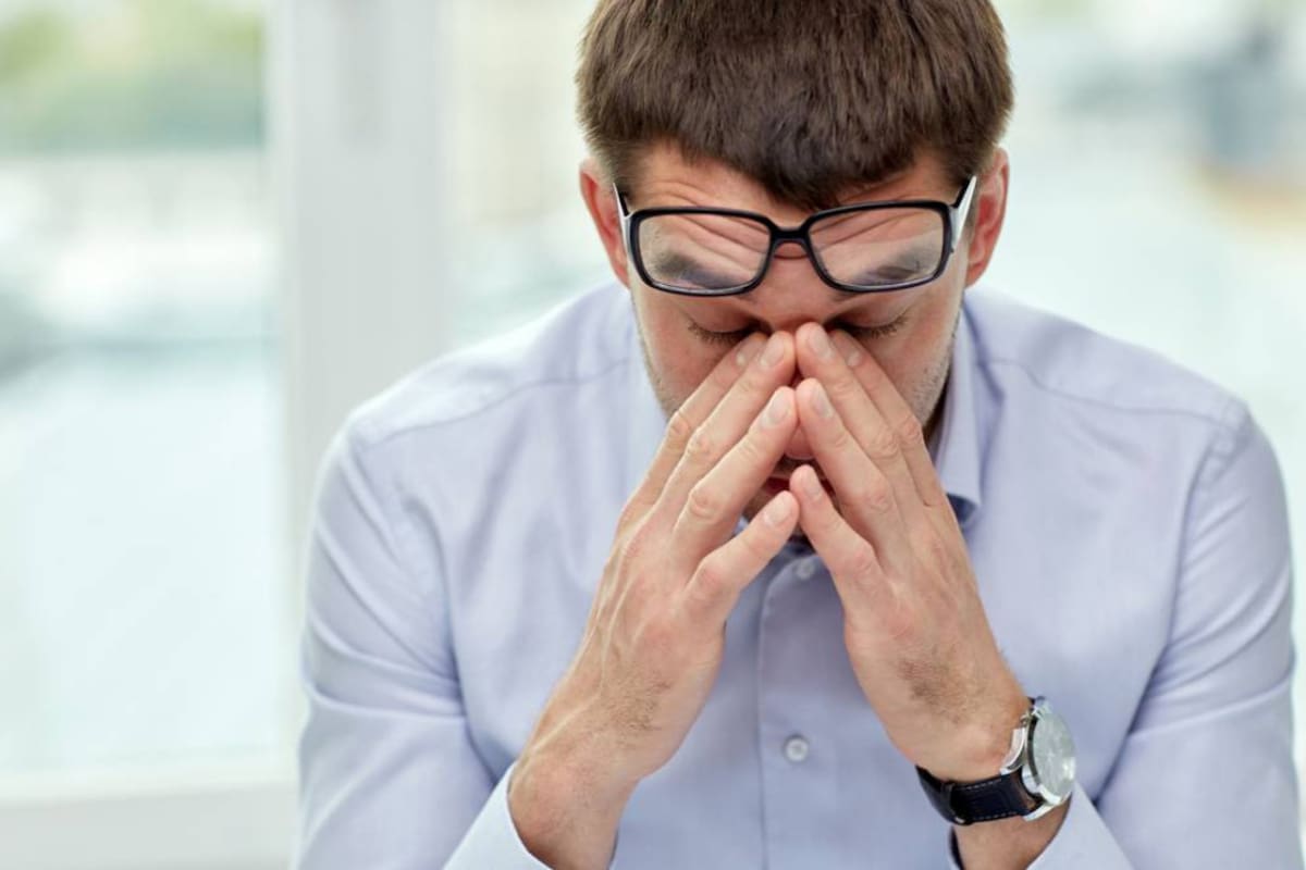 El hecho de mirarnos a nosotros mismos, puede provocar ansiedad que, a su vez, nos conduce a la inhibición