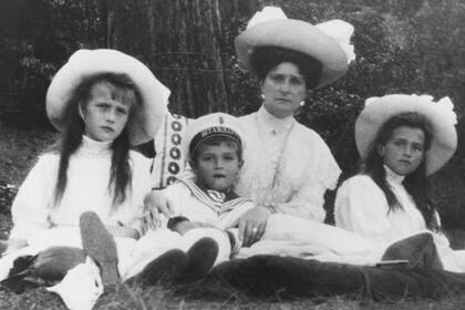 El hecho de que no toda la familia imperial rusa fuera enterrada junta generó dudas entre la jerarquía ortodoxa