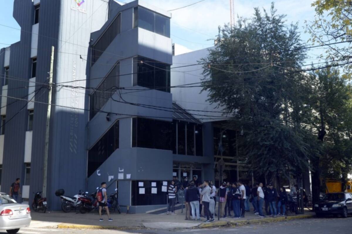 El hecho ocurrió en la sede de Control Urbano de La Plata
