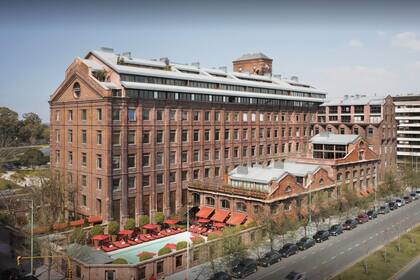 El hecho ocurrió esta mañana afuera del hotel de lujo