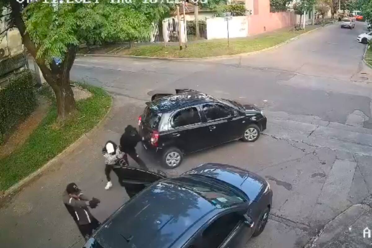 El hecho quedó registrado en una cámara de seguridad