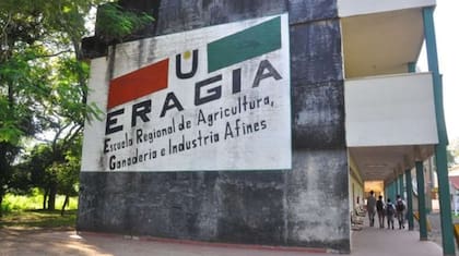 El hecho sucedió en la Escuela Regional de Agricultura, Ganadería e Industrias Afines y el profesor implicado da la materia de granja