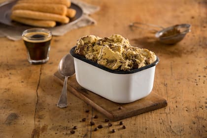 El helado se come todo el año, pero en primavera tiene un gusto distinto. La llegada de los primeros calores les da más sentido a los sabores refrescantes, y por suerte hay muchas novedades en el mundo heladero. Conocé todas de la mano de Club.