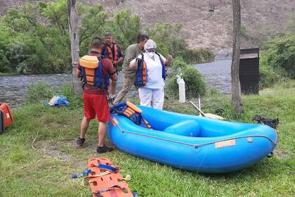 El helicóptero habría chocado contra el cable de una tirolesa