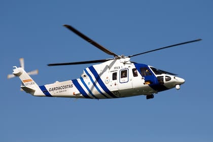 El helicóptero Sikorsky S-76 se utiliza para la vigilancia marítima, entre otras actividades