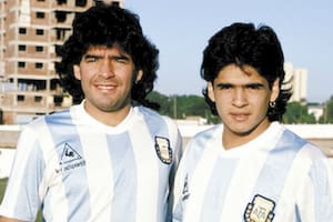 El hermano del astro del fútbol inició acciones legales contra periodistas que insultaron a Diego.