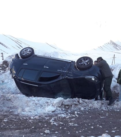 El hielo sobre la calzada de la ruta generó el despite de un vehículo en la zona de la cordillera mendocina