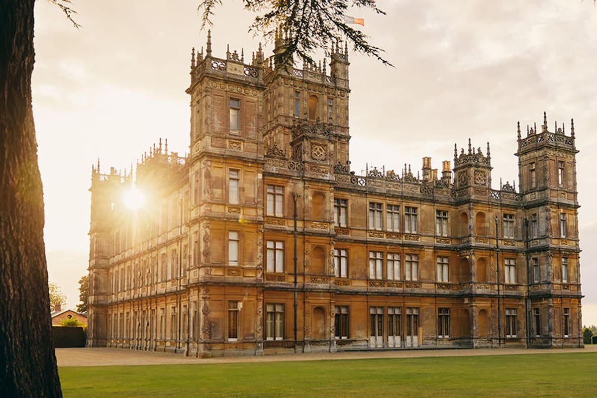 El Highclere Castle se puede visitar todo el año por el día, pero solo esta vez se podrá dormir en el mismísimo edificio