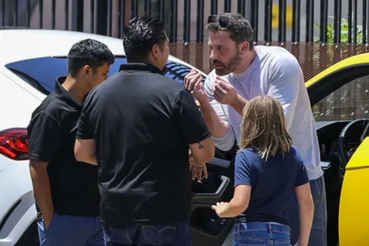 El hijo de Ben Affleck, de 10 años, chocó un Lamborghini, aunque no causó daños mayores