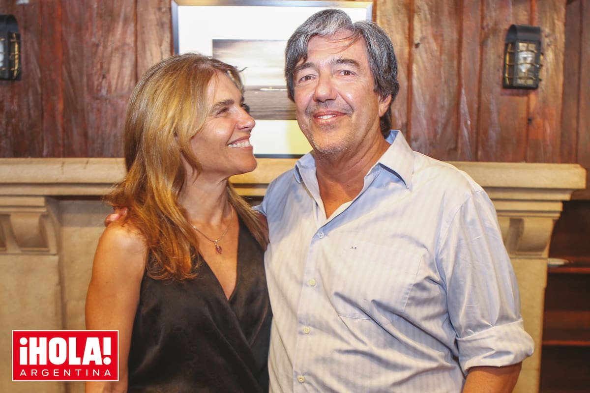 El hijo de Carlos Pedro Blaquier y Nelly Arrieta posa con Agustina Braun Blaquier, su pareja. Asiduo expositor en BA Photo y en prestigiosas ferias internacionales, en 2018 obtuvo el Grand Prize en el concurso organizado por The International Leica Society.