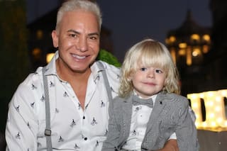 El hijo de Flavio Mendoza cantó un famoso villancico de navidad en español y la rompió