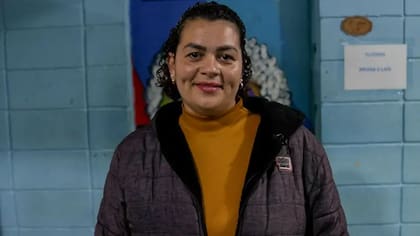 El hijo mayor de Ana Gabriela estuvo en la primera clase que se graduó de la escuela
