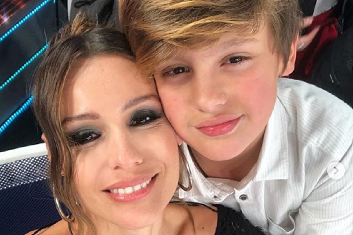 El hijo mayor de Pampita la retó mientras se sacaba fotos