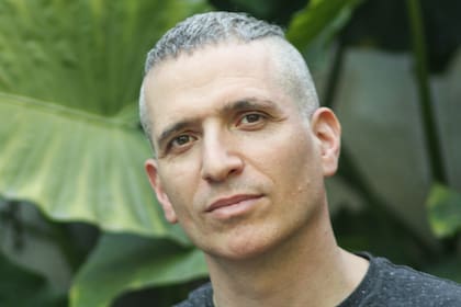 El historiador Ezequiel Adamovsky estudió el racismo y las identidades étnicas en Argentina