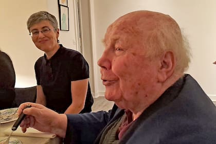 El historiador francés Jacques Revel, con la historiadora italiana Federica Bertagna, en mayo de 2025