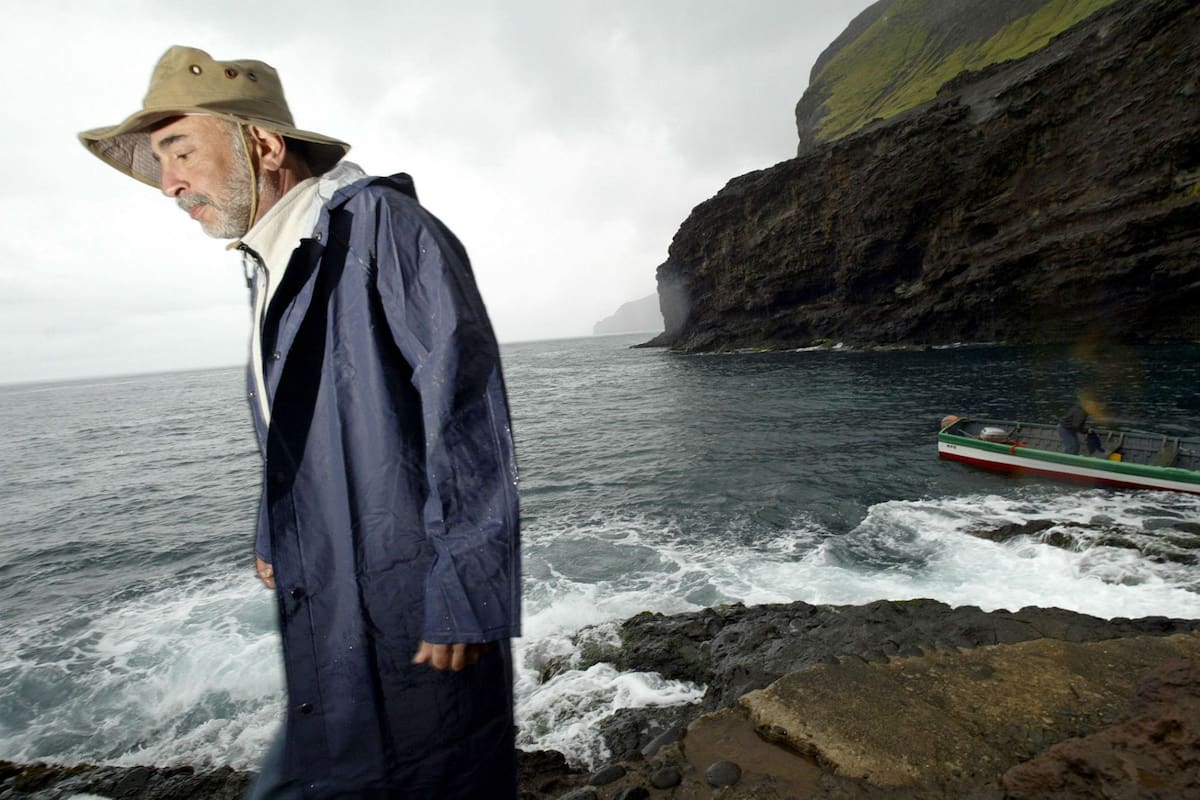 El historiador holandés Bernard Keiser en la isla Robinson Crusoe