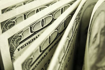 El historial de crisis económicas y de un sistema financiero zigzagueante también creó el hábito de ahorro en dólares en las empresas