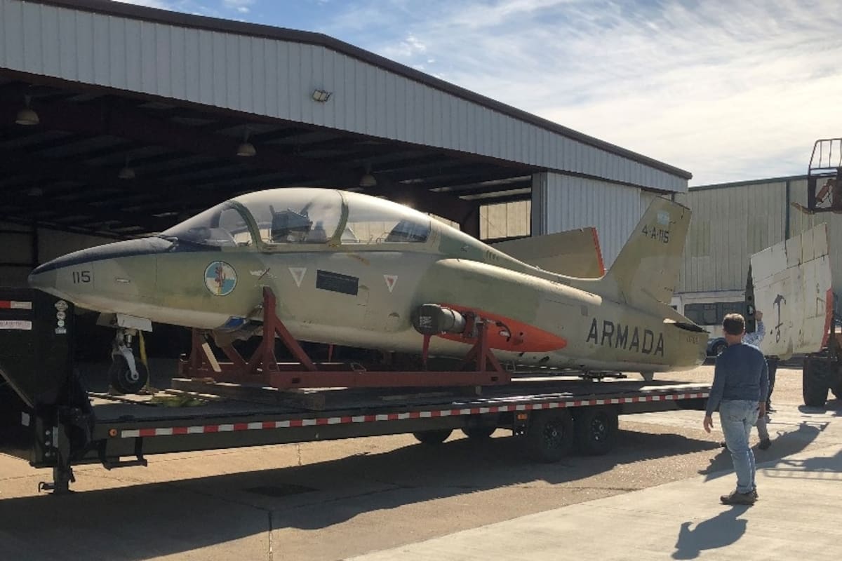 El histórico Aermacchi 339 4-A-115