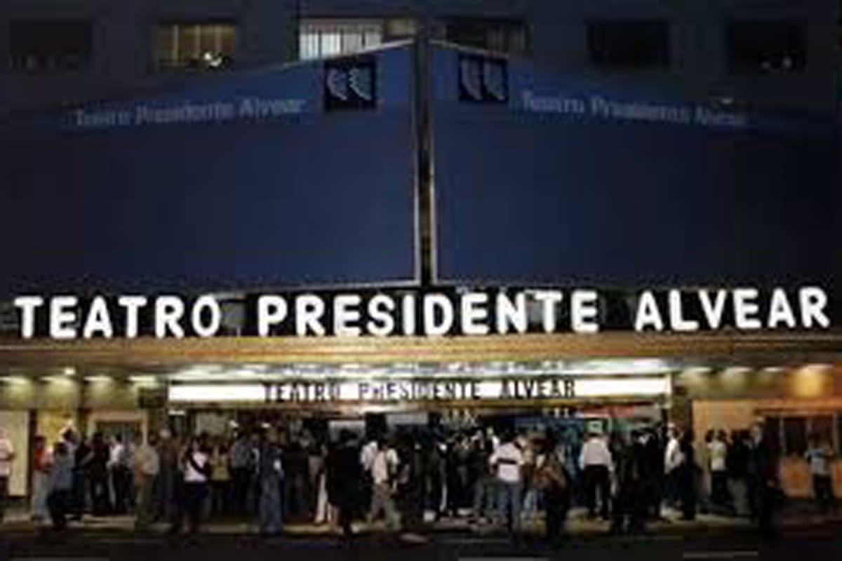 El histórico edificio que pertenece al Complejo Teatral San Martín se encuentra fuera de funcionamiento por obras de restauración