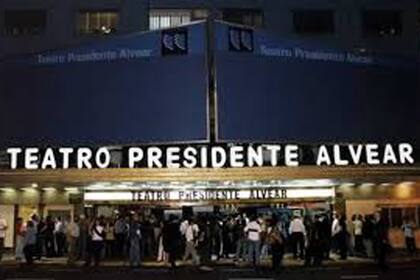 El histórico edificio que pertenece al Complejo Teatral San Martín se encuentra fuera de funcionamiento por obras de restauración