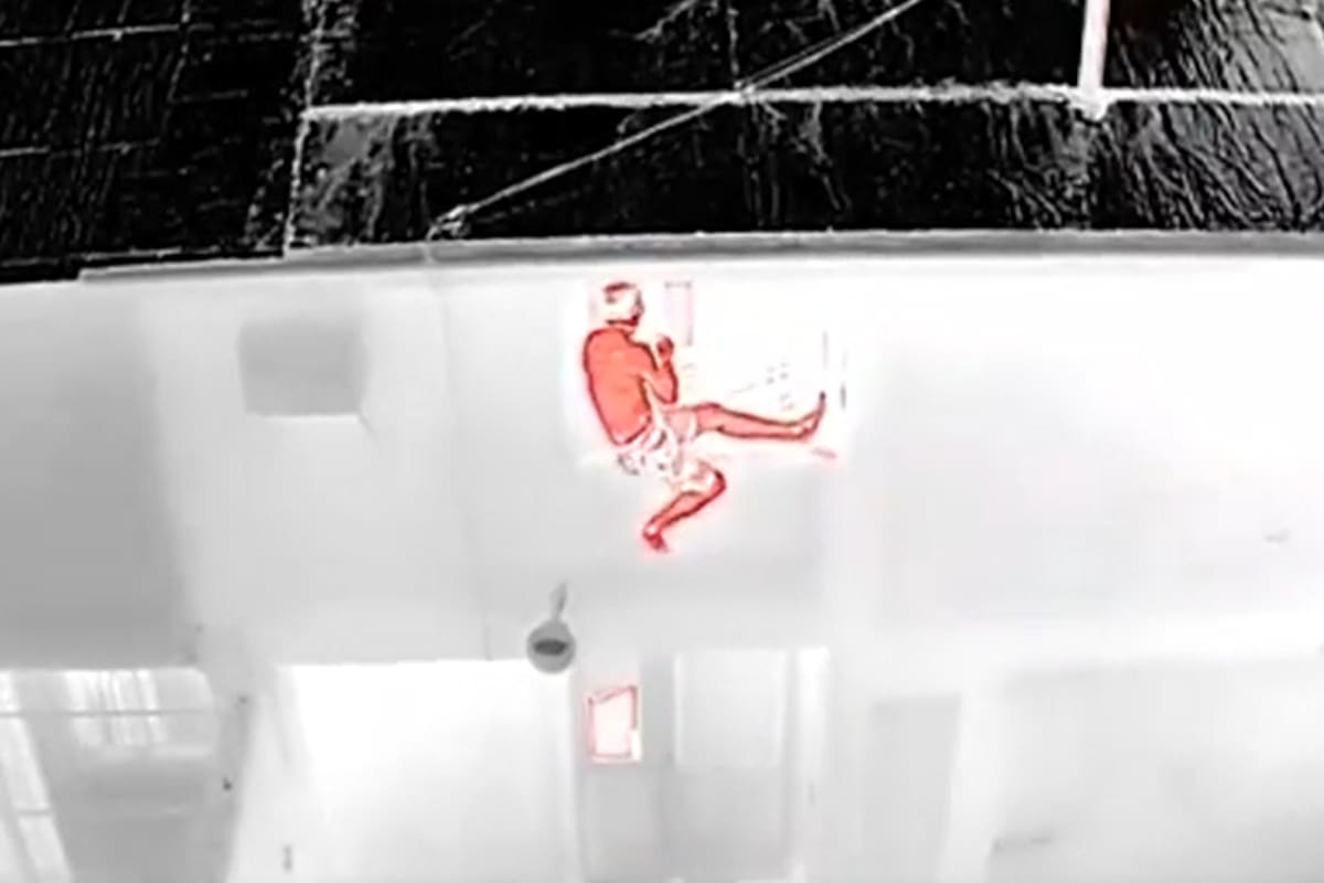 El hombre atrincherado fue reducido gracias al uso de drones con cámaras térmicas