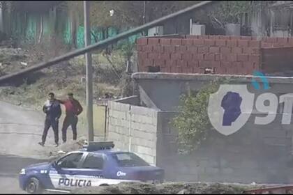 El hombre continúa prófugo de la Justicia