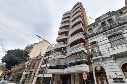 El hombre, de 50 años de edad, se arrojó desde el quinto piso de un edificio ubicado sobre la calle Hidalgo al 500, en el barrio porteño de Caballito