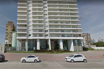 El hombre, de 62 años y que vive en las torres Maui, debió pagar una fianza de un millón de pesos