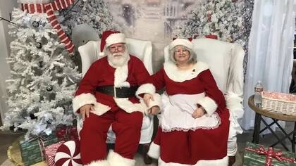 El hombre, de 74 años, ha desempeñado el papel de Santa Claus durante los últimos años para llevar felicidad a los niños en Navidad