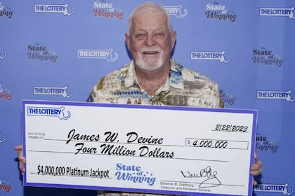 El hombre de Florida que ganó la lotería en Massachusetts, a donde había viajado junto con su esposa para conocer al cuarto nieto de ambos