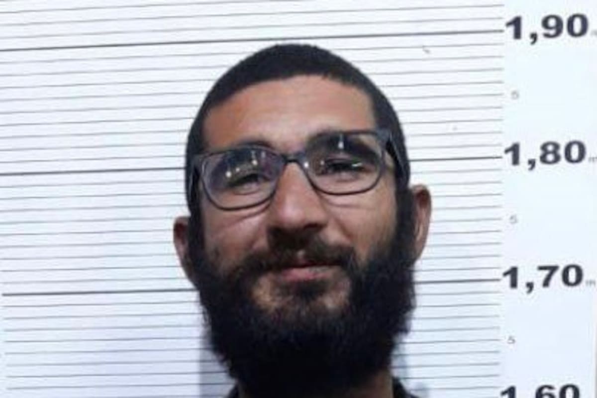 El hombre dijo llamarse Asan Azad pero no lleva consigo documentos que acrediten su identidad