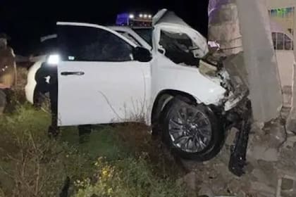 El hombre estrelló la camioneta contra el arco que divide San Luis y La Pampa. (LM Cipolletti)