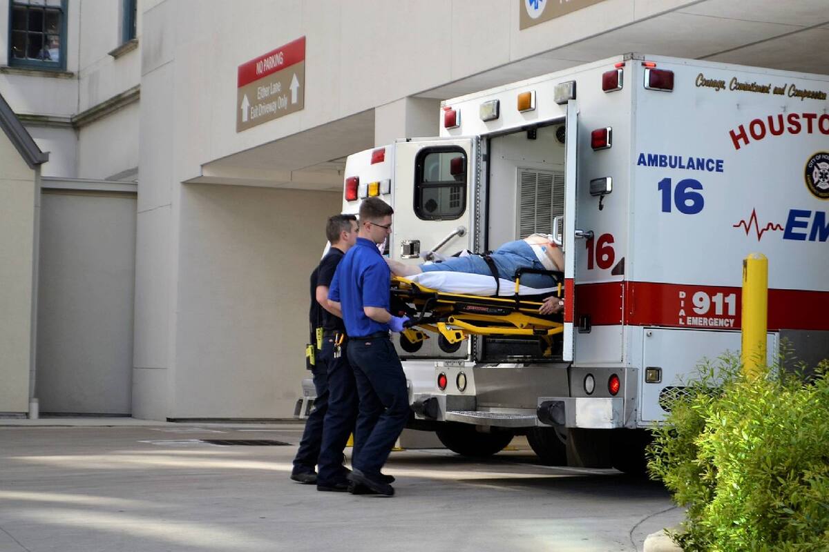 El hombre fue declarado muerto por los paramédicos que lo atendieron durante una emergencia, pero seguía con vida (foto ilustrativa, no pertenece a los hechos)