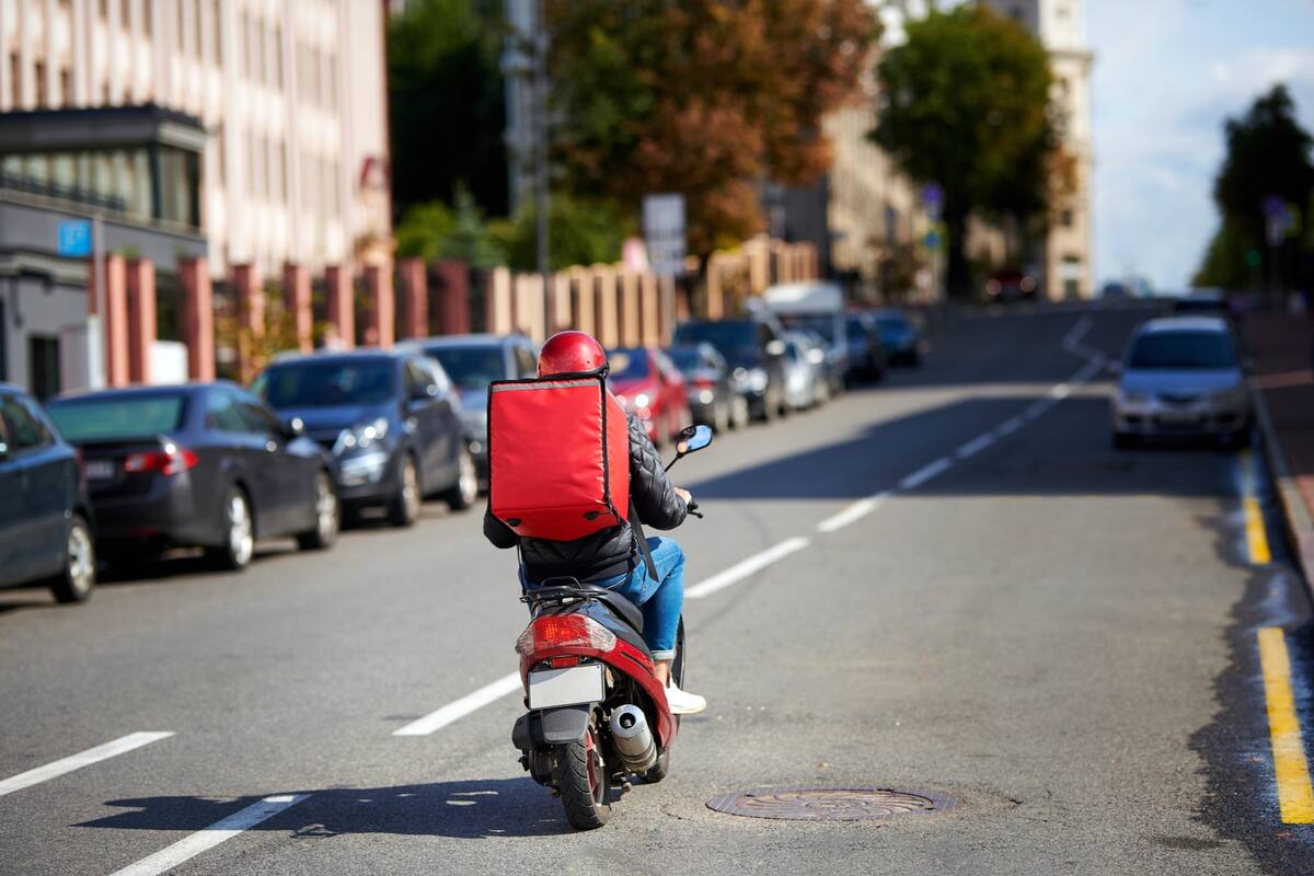 El hombre fue demorado por violar la cuarentena y transportar sustancias ilegales