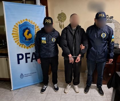 El hombre fue detenido por la Policía Federal