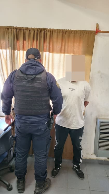 El hombre fue imputado por un hecho calificado como tentativa de femicidio, ocurrido durante el evento en la plaza situada frente a la Escuela de Arte "La Llave"