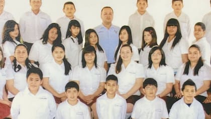 El hombre fue maestro de Christian Nodal en sexto de primaria