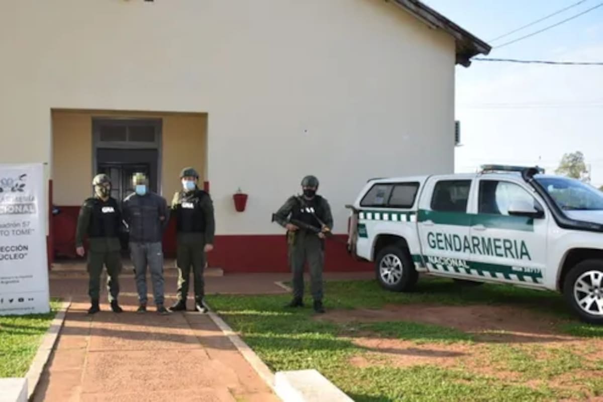 El hombre fue reconocido por una serie de tatuajes y demorado hasta que se corroboró que se trataba de la persona buscada