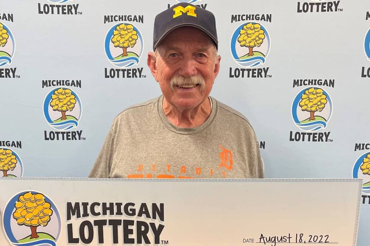 El hombre ganó la lotería en Michigan pero pensó que era un error