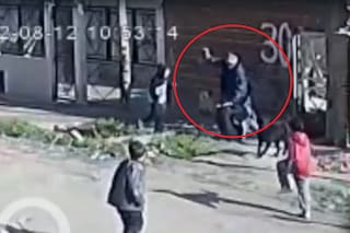 Le pegó a su exmujer con un ladrillo en la cabeza frente a sus hijos y a plena luz del día