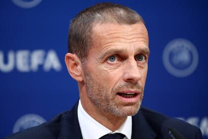 El hombre más poderoso del fútbol europeo criticó duramente al VAR