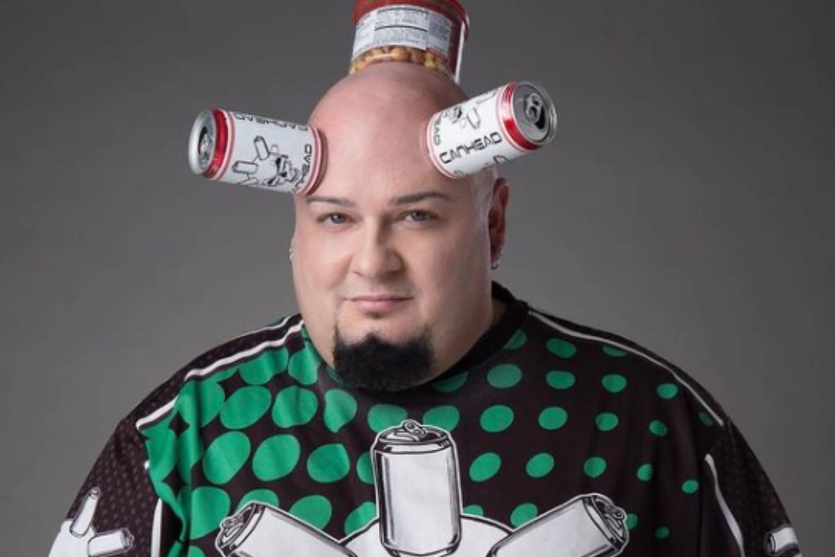 El hombre muestra en redes cómo es su condición. Foto Instagram @iamcanhead