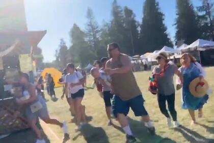 El hombre que atacó al público de la feria fue abatido por la Policía