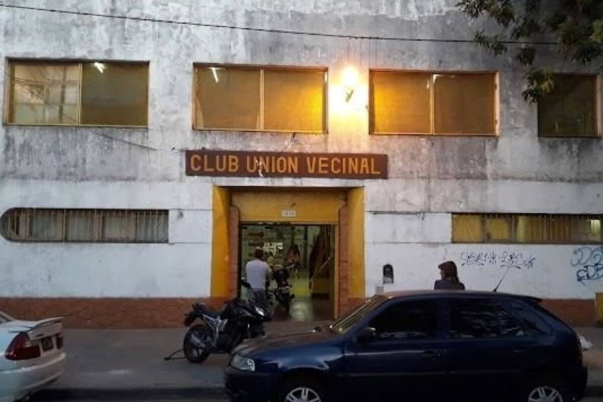 El hombre se descompensó y murió por un ataque cardíaco tras jugar al básquet