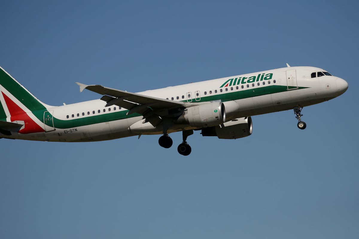 El hombre se descompuso en un vuelo de Alitalia