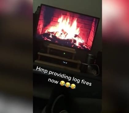 El hombre se grabó utilizando una de las funciones del Smart TV que se ubica en la celda