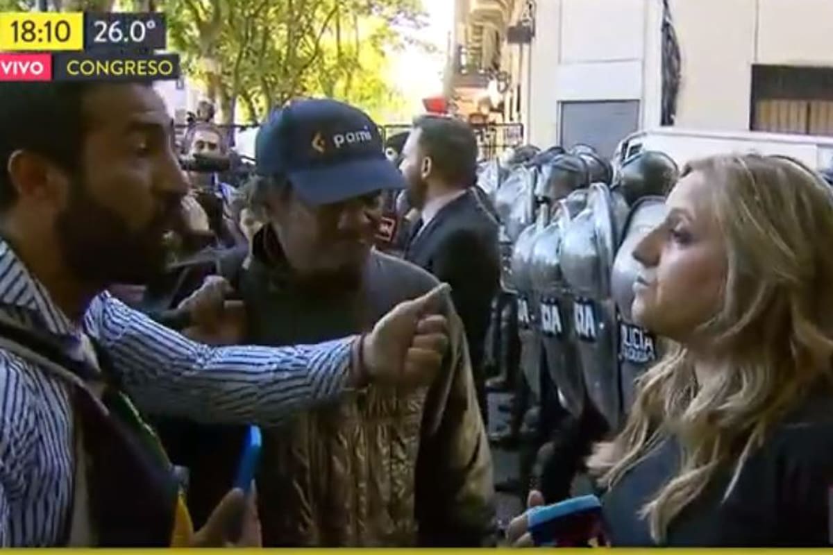 El hombre se quejaba de la cobertura periodística