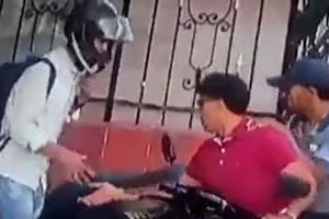 El hombre sufrió dos robos casi en simultáneo (Captura video)