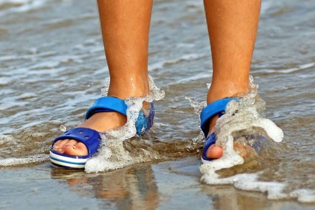 El hombre transformó los zapatos de su bebé y se volvió viral