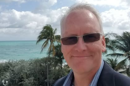 El hombre vivió en diferentes países a lo largo de sus 54 años